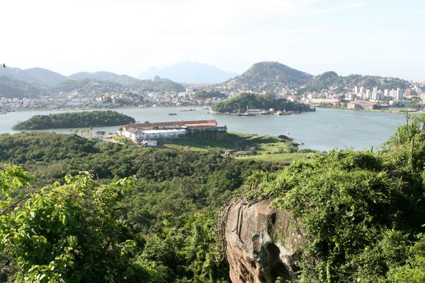 Vista do Morro da Manteigueira em Vila Velha por Luísa Torre