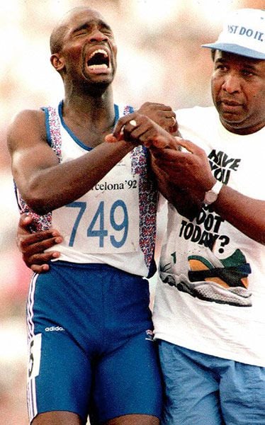 Derek Redmond completou prova com muita dificuldade nas Olimpíadas de 1992