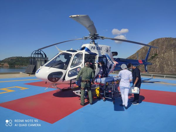 Atendimento à vítima de acidente na BR 262 marca primeiro pouso no heliponto do HEUE, em Vitória por Divulgação/Notaer