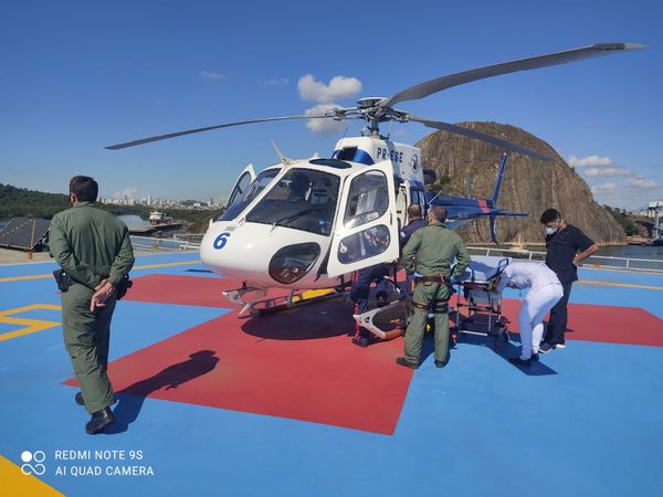 Atendimento à vítima de acidente na BR 262 marca primeiro pouso no heliponto do HEUE, em Vitória por Divulgação/Notaer