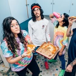 A banda Far From Alaska