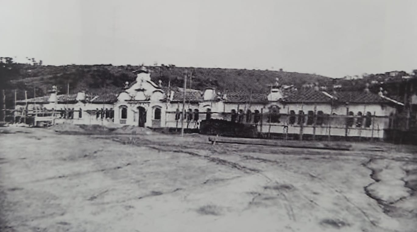 Construção do Hospital Silvio Avidos em 1946