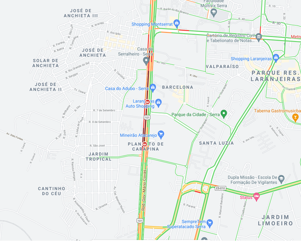 Mapa mostra local de acidente e congestionamento se formando na BR 101, na Serra