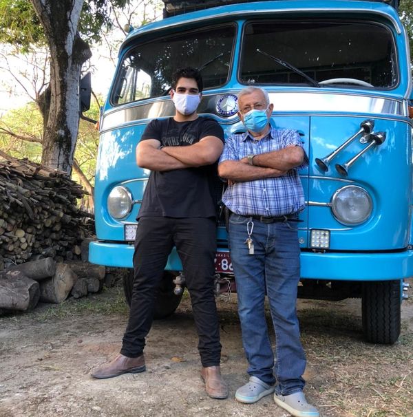 Avô e neto sairão de Castelo rumo à Brasília com caminhão da década de 60