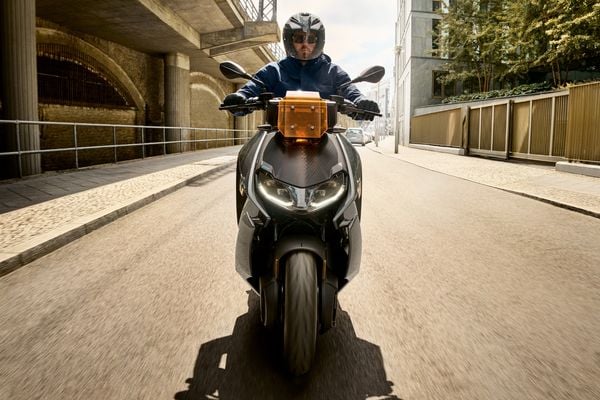 Nova scooter elétrica CE 04
