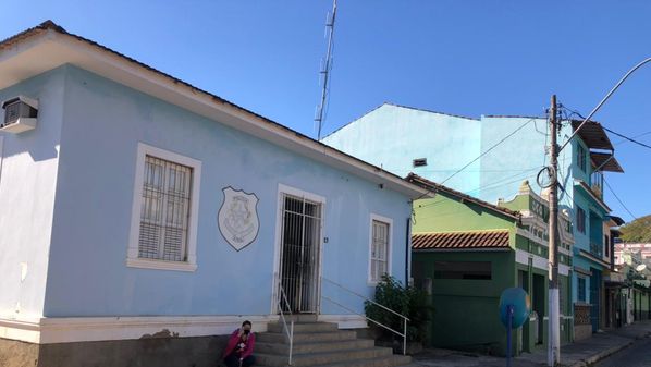 Uma mulher e cinco homens foram encaminhados ao sistema prisional. Entre os suspeitos estava uma pessoa com mandado de prisão em aberto por estupro