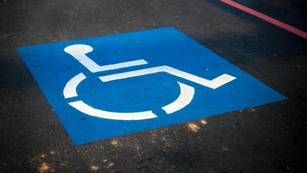 Apesar de serem benefícios garantidos por lei, os pedidos de aposentadoria para pessoas com deficiência ainda enfrentam entraves, principalmente burocráticos