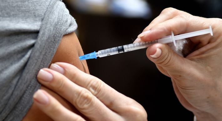 O município inicia na próxima quarta-feira (4) a vacinação contra Covid-19 de pessoas com 18 anos ou mais sem comorbidades