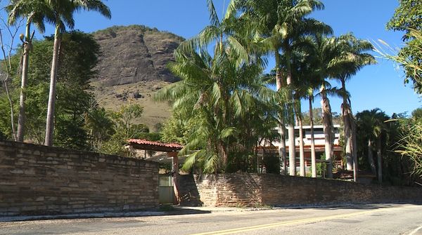 Entrada da fazenda onde crimes aconteceram em Muqui 