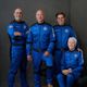 Imagem - Fundador da Amazon participa de 1ª viagem espacial civil e sem piloto
