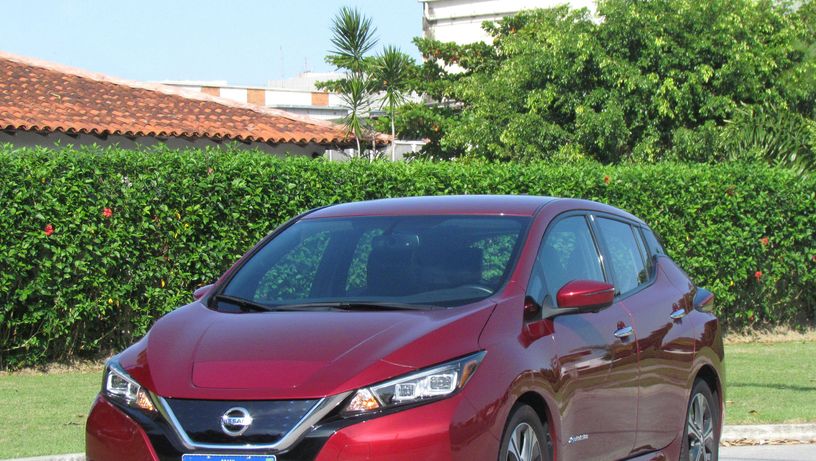 O Nissan Leaf é primeiro automóvel 100% elétrico a ser oferecido em larga escala no mundo e o elétrico mais vendido do planeta