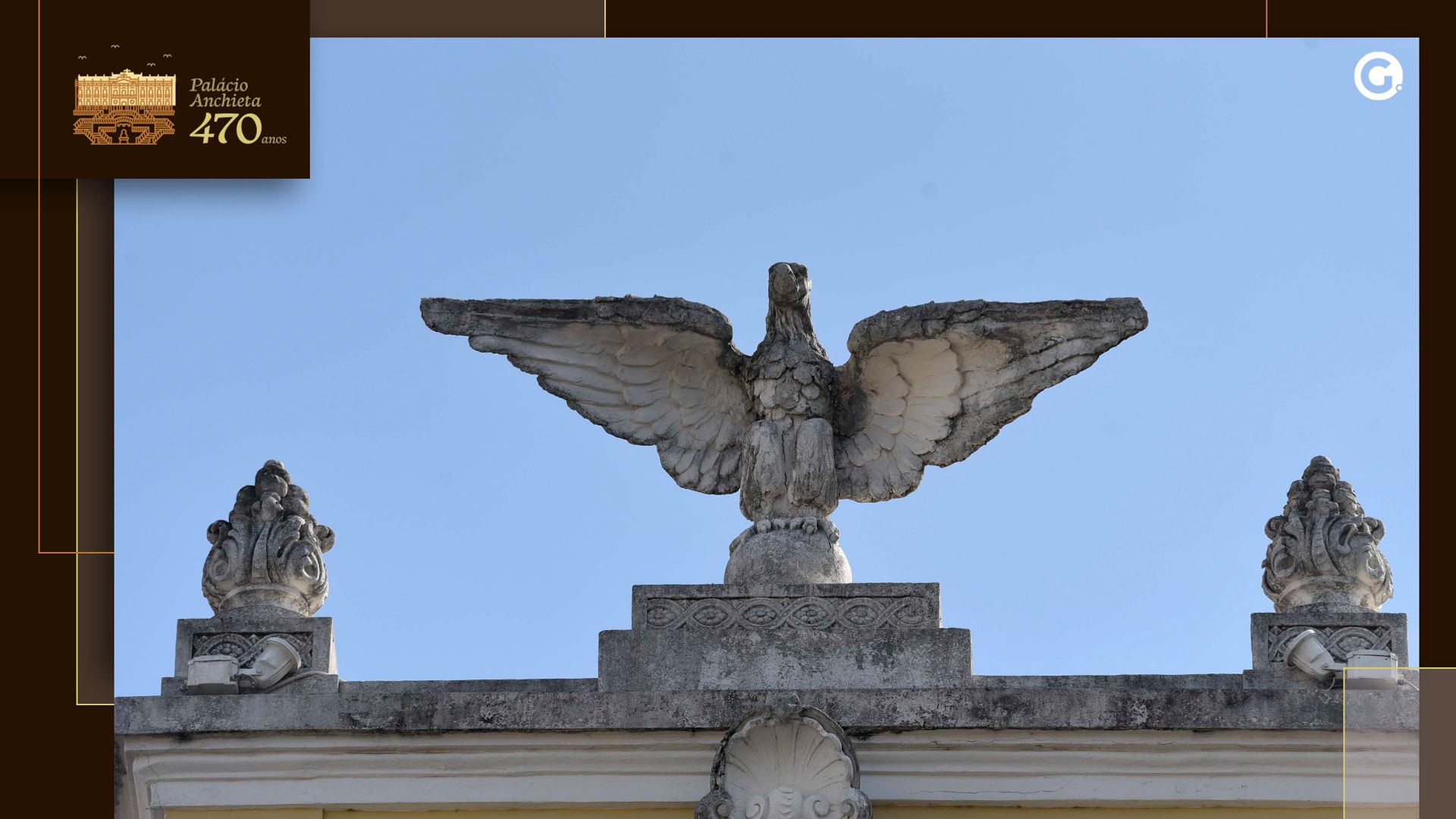 Águia localizada no topo do Palácio Anchieta representa proteção e vigilância