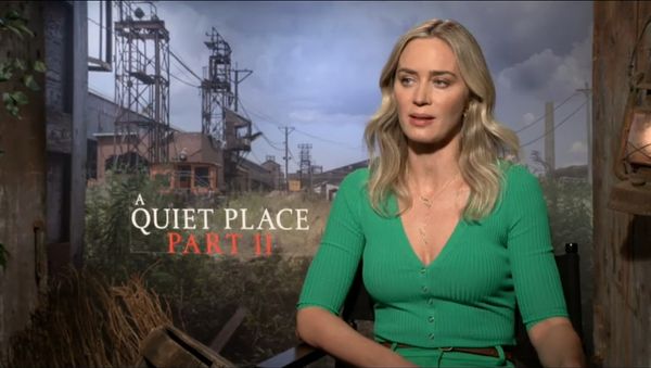 Emily Blunt participou da coletiva virtual de lançamento de 