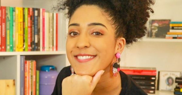 Uma voz negra e feminina quebrando estereótipos, Nath Finanças fala sobre o mundo financeiro de forma leve e divertida, voltada para pessoas de baixa renda; ela integra a lista '30 Under 30' da Forbes no Brasil