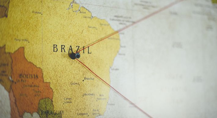 Região passa, periodicamente, por “eternos retornos” ou “fugas para frente”, processos que evitam que os seus problemas estruturais sejam enfrentados