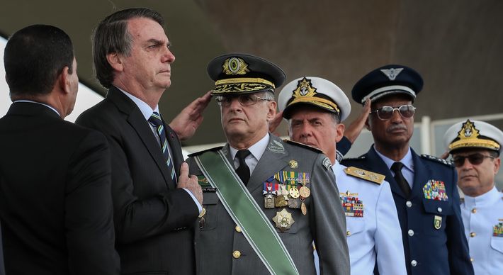 PEC que impede que militares da ativa ocupem postos na administração pública começou a tramitar na Câmara neste mês. No governoBolsonaro, a participação de membros das Forças Armadas em cargos civis mais que dobrou