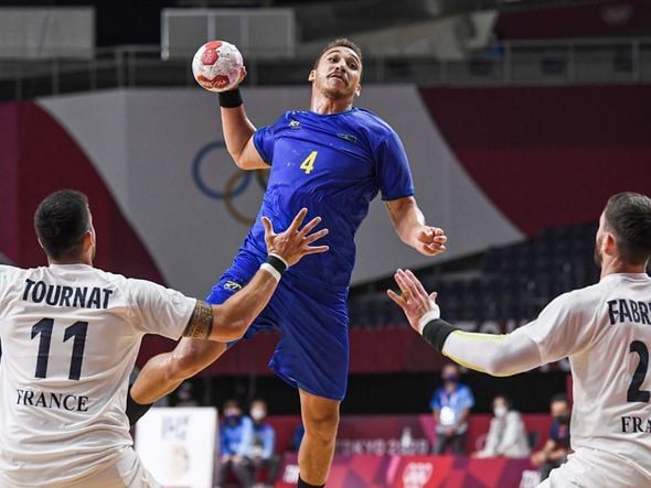 Brasil e França pela segunda rodada do handebol masculino nas Olimpíadas por Vitor Jubini