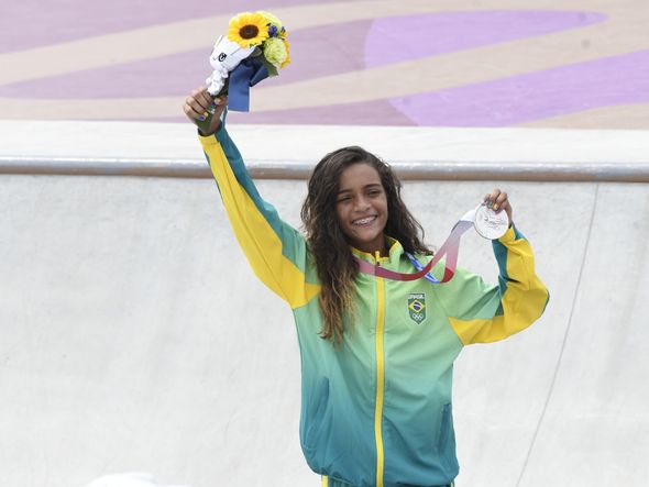 Rayssa Leal, a Fadinha do Skate, conquistou a prata no skate street em Tóquio por Vitor Jubini