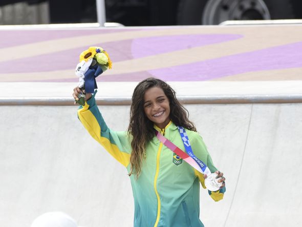 Rayssa Leal, a Fadinha do Skate, conquistou a prata no skate street em Tóquio por Vitor Jubini