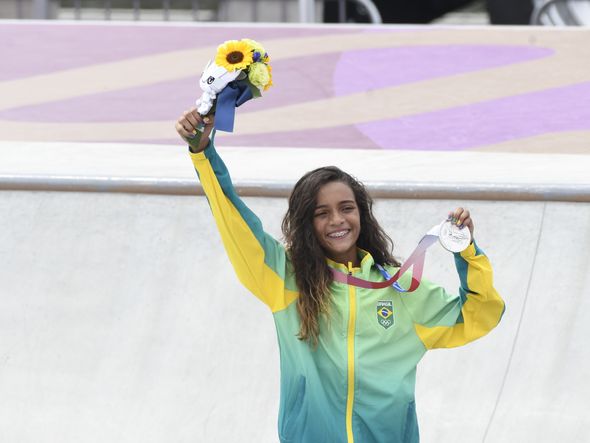 Rayssa Leal, a Fadinha do Skate, conquistou a prata no skate street em Tóquio por Vitor Jubini