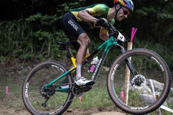 Henrique Avancini termina mountain bike em 13º lugar