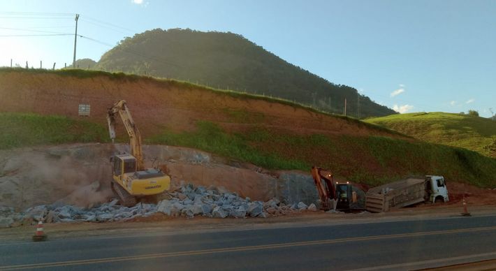 Segundo a Eco101, concessionária que administra a via, a interdição será no sentido dos motoristas que trafegam em direção a Viana; bloqueio deverá durar 10 minutos por dia