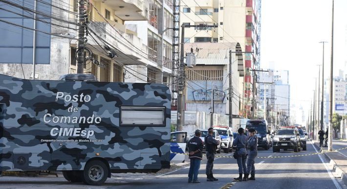 A PM informou que, no início da tarde desta terça-feira (27), um homem agrediu a companheira e a feriu com uma faca dentro de um estabelecimento, no bairro Coqueiral de Itaparica
