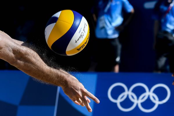 A dupla de vôlei de praia brasileira, Bruno Schmdt e Evandro vencem os marroquinos Abicha e Elgraoui em Shiozake Park, Tóquio por Vitor Jubini