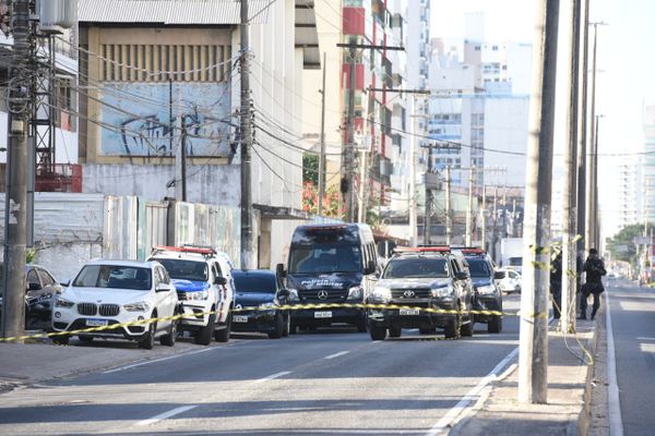Ocorrência policial interdita o trânsito em Itaparica por Carlos Alberto Silva
