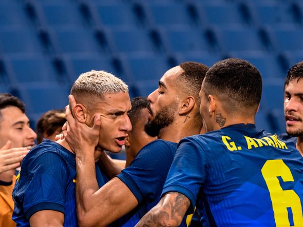 Brasil e Arábia Saudita no estádio de Saitama, pela terceira rodada da fase de grupos das Olimpíadas por Vitor Jubini