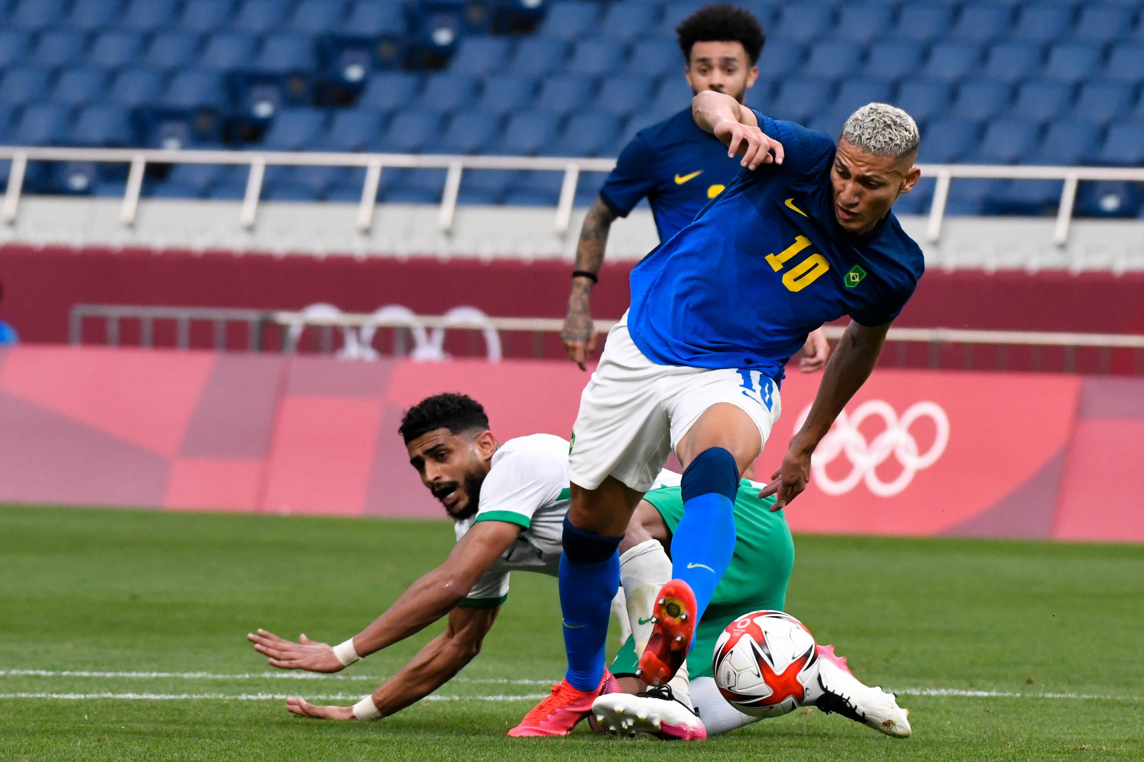 Brasil e Arábia Saudita no estádio de Saitama, pela terceira rodada da fase de grupos das Olimpíadas