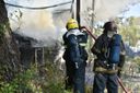Lancha pega fogo na Ilha da Fumaça, em Vitória(Rodrigo Gavini)