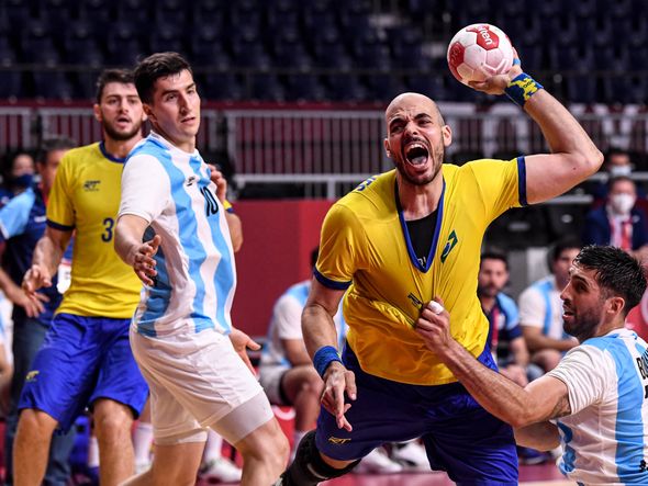 Brasil vence a primeira no handebol masculino em Tóquio por Vitor Jubini