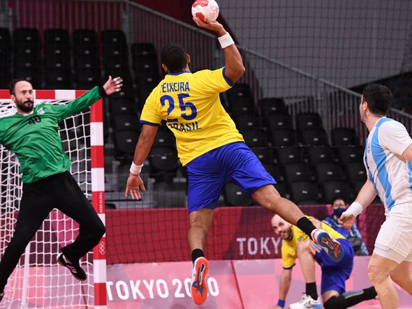 Brasil vence a primeira no handebol masculino em Tóquio por Vitor Jubini