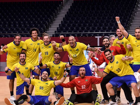 Seleção brasileira de handebol comemora primeira vitória nas Olimpíadas de Tóquio por Vitor Jubini