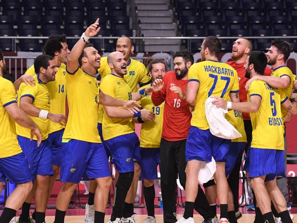 Seleção brasileira de handebol comemora primeira vitória nas Olimpíadas de Tóquio por Vitor Jubini