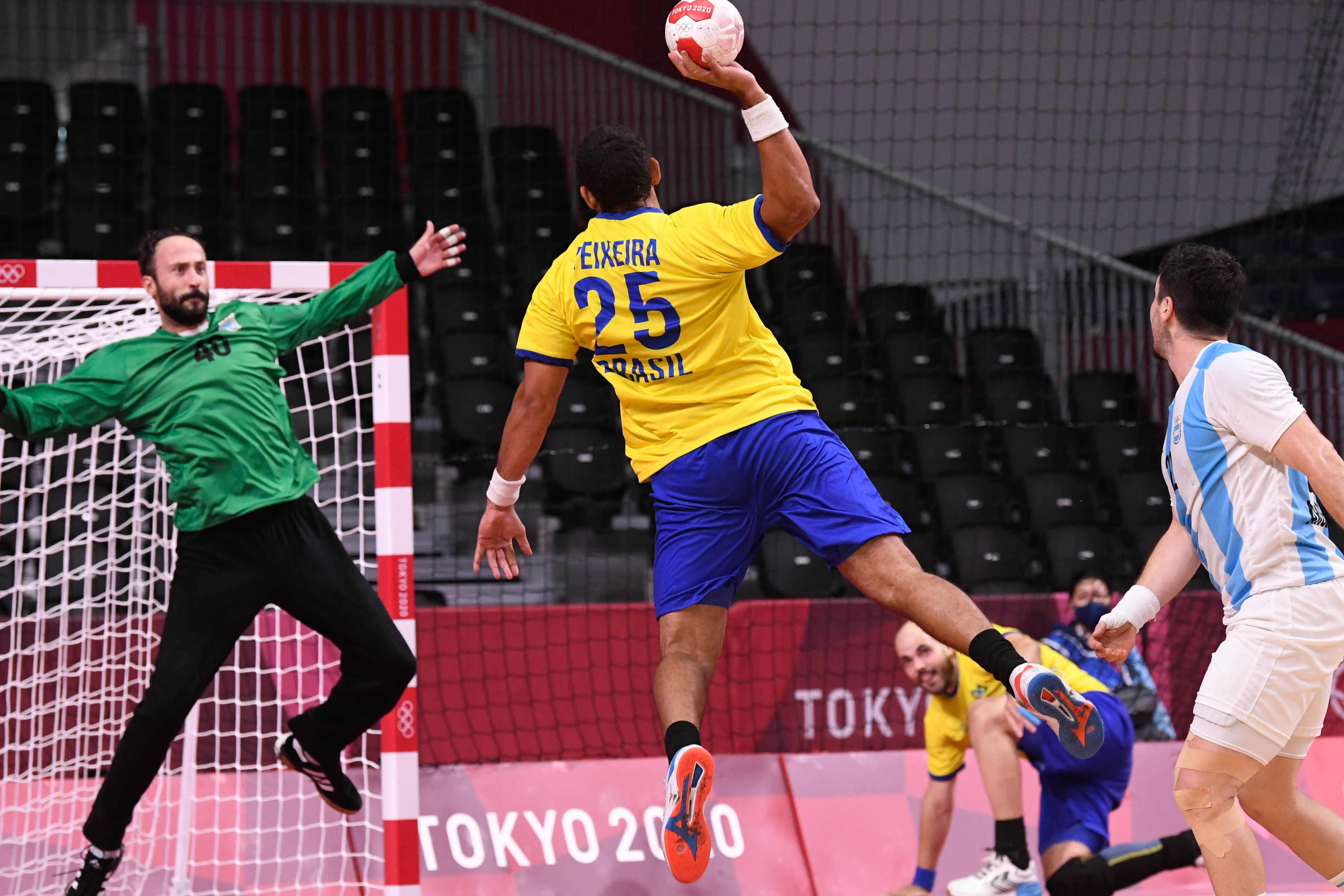 Brasil vence a primeira no handebol masculino em Tóquio