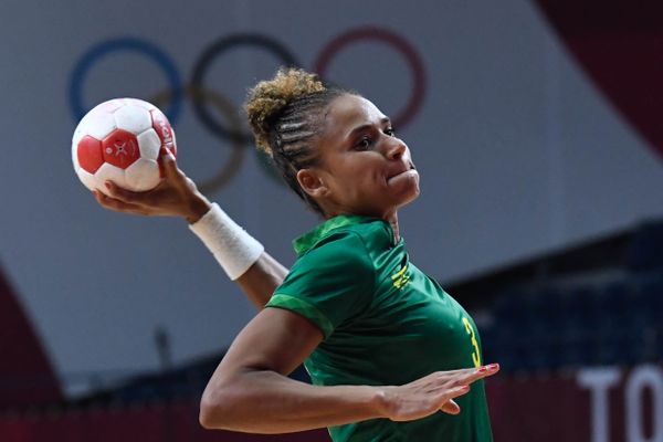 Após um empate e uma vitória, seleção de handebol tem a primeira derrota por Vitor Jubini
