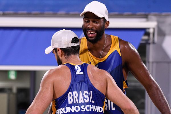 Bruno e Evandro venceram os poloneses e avançaram para as oitavas no vôlei de praia em Tóquio por Vitor Jubini