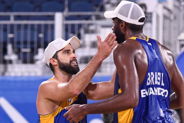 Bruno e Evandro venceram os poloneses e avançaram para as oitavas no vôlei de praia em Tóquio por Vitor Jubini