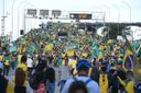 Manifestantes descendo a Terceira Ponte pedindo voto impresso(Carlos Alberto Silva)