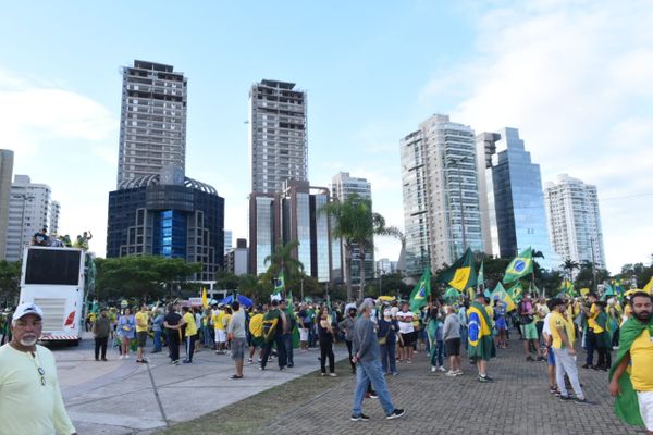 Manifestantes pediram voto impresso em ato na Praça do Papa neste domingo (1º) por Carlos Alberto Silva