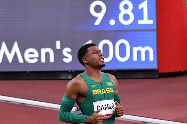 Paulo André Camilo disputou a terceira bateria semifinal e terminou na oitava colocação por Vitor Jubini