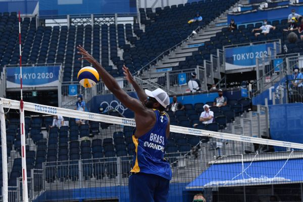 A dupla de vôlei de praia Bruno Schmidt perde para dupla letã e é eliminada das olimpíadas de Tóquio nas oitavas de final do torneiro por Vitor Jubini