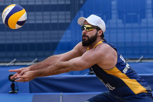 A dupla de vôlei de praia Bruno Schmidt perde para dupla letã e é eliminada das olimpíadas de Tóquio nas oitavas de final do torneiro por Vitor Jubini