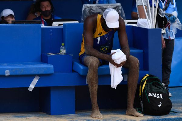 A dupla de vôlei de praia Bruno Schmidt perde para dupla letã e é eliminada das olimpíadas de Tóquio nas oitavas de final do torneiro por Vitor Jubini