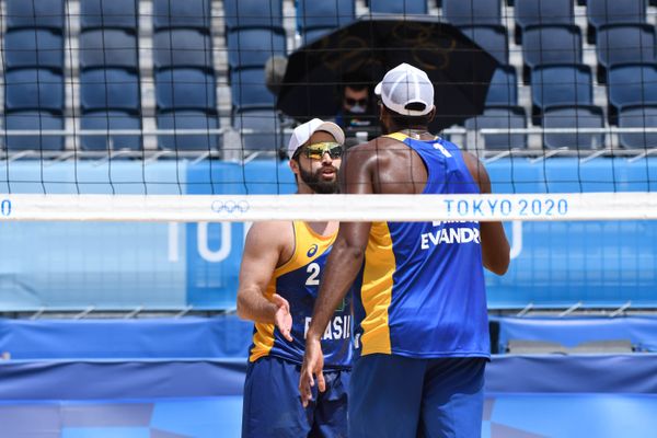 A dupla de vôlei de praia Bruno Schmidt perde para dupla letã e é eliminada das olimpíadas de Tóquio nas oitavas de final do torneiro por Vitor Jubini