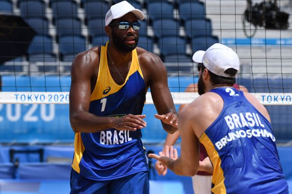A dupla de vôlei de praia Bruno Schmidt perde para dupla letã e é eliminada das olimpíadas de Tóquio nas oitavas de final do torneiro por Vitor Jubini