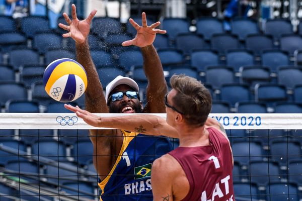 A dupla de vôlei de praia Bruno Schmidt perde para dupla letã e é eliminada das olimpíadas de Tóquio nas oitavas de final do torneiro por Vitor Jubini
