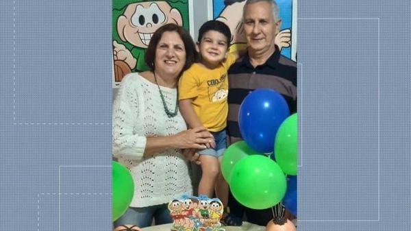 Em conversa com a reportagem, o irmão de Fabiana Vieira de Oliveira, de 39 anos, contou que ela está internada em coma induzido. O acidente aconteceu no último sábado (31), em Anchieta
